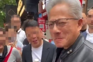 让黄仁勋喝出痛苦面具！豆汁品牌火速上线大佬同款 回头客达1.1万