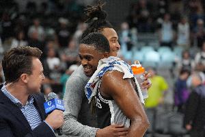 名记气疯了：福克斯的合同是NBA历史上最垃圾的合同！没有之一！